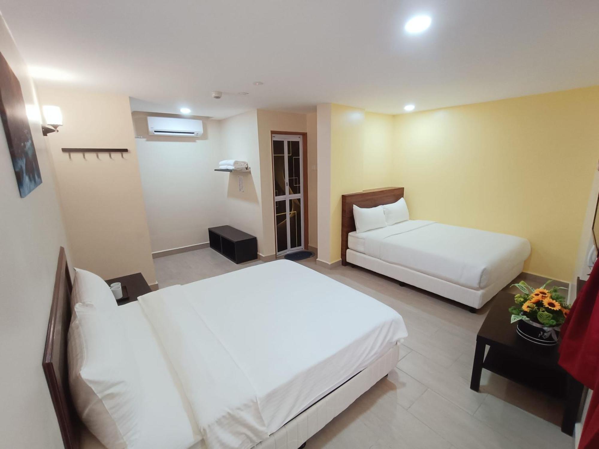 Capital O 90897 Island City Hotel Джорджтаун Экстерьер фото