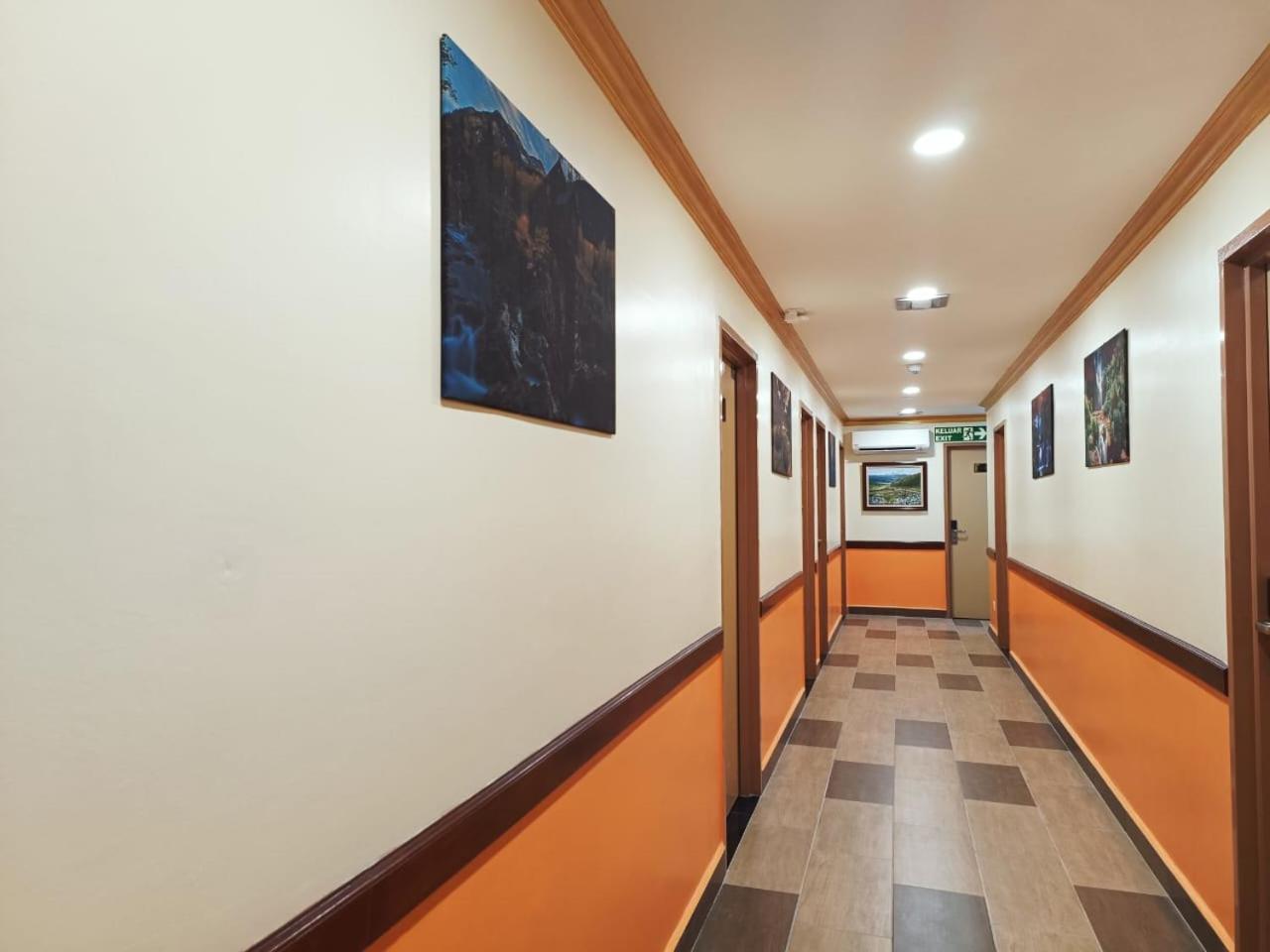 Capital O 90897 Island City Hotel Джорджтаун Экстерьер фото